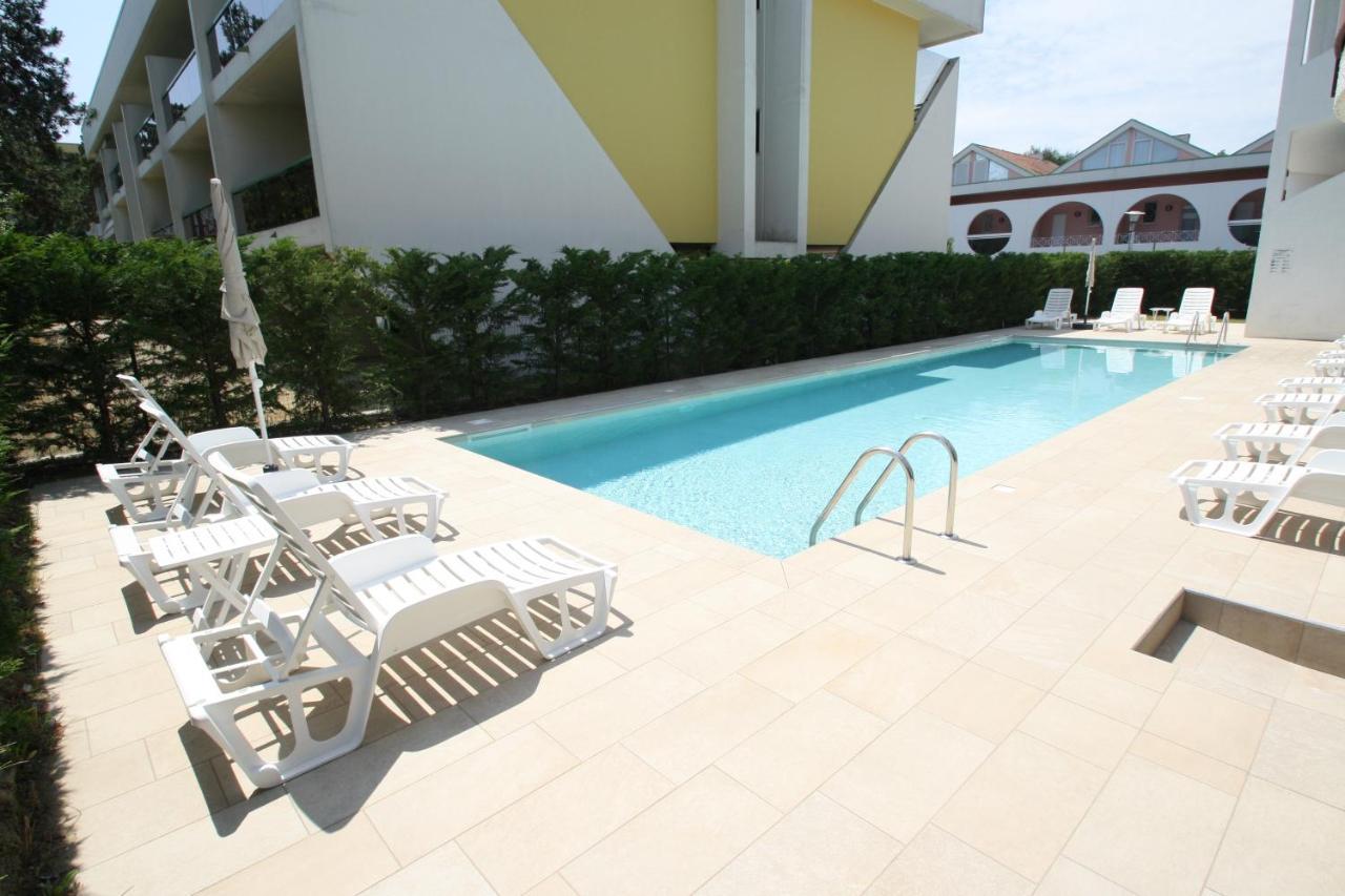 Villa Albaluisa Bibione Exterior photo