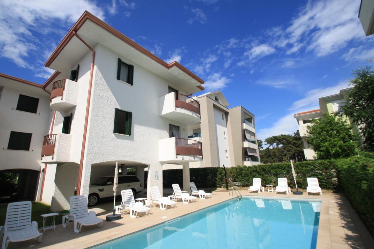 Villa Albaluisa Bibione Exterior photo